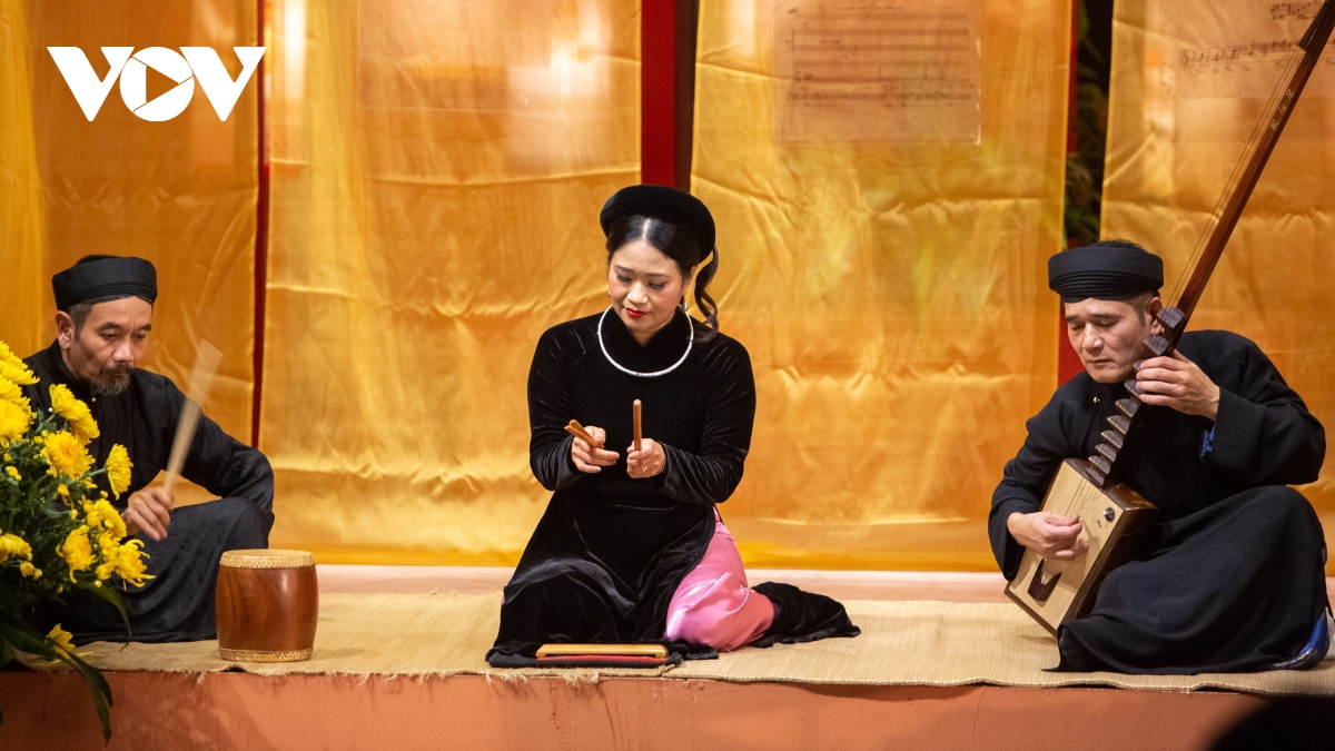 Traditional music show in Hanoi Old Quarter enthralls audiences